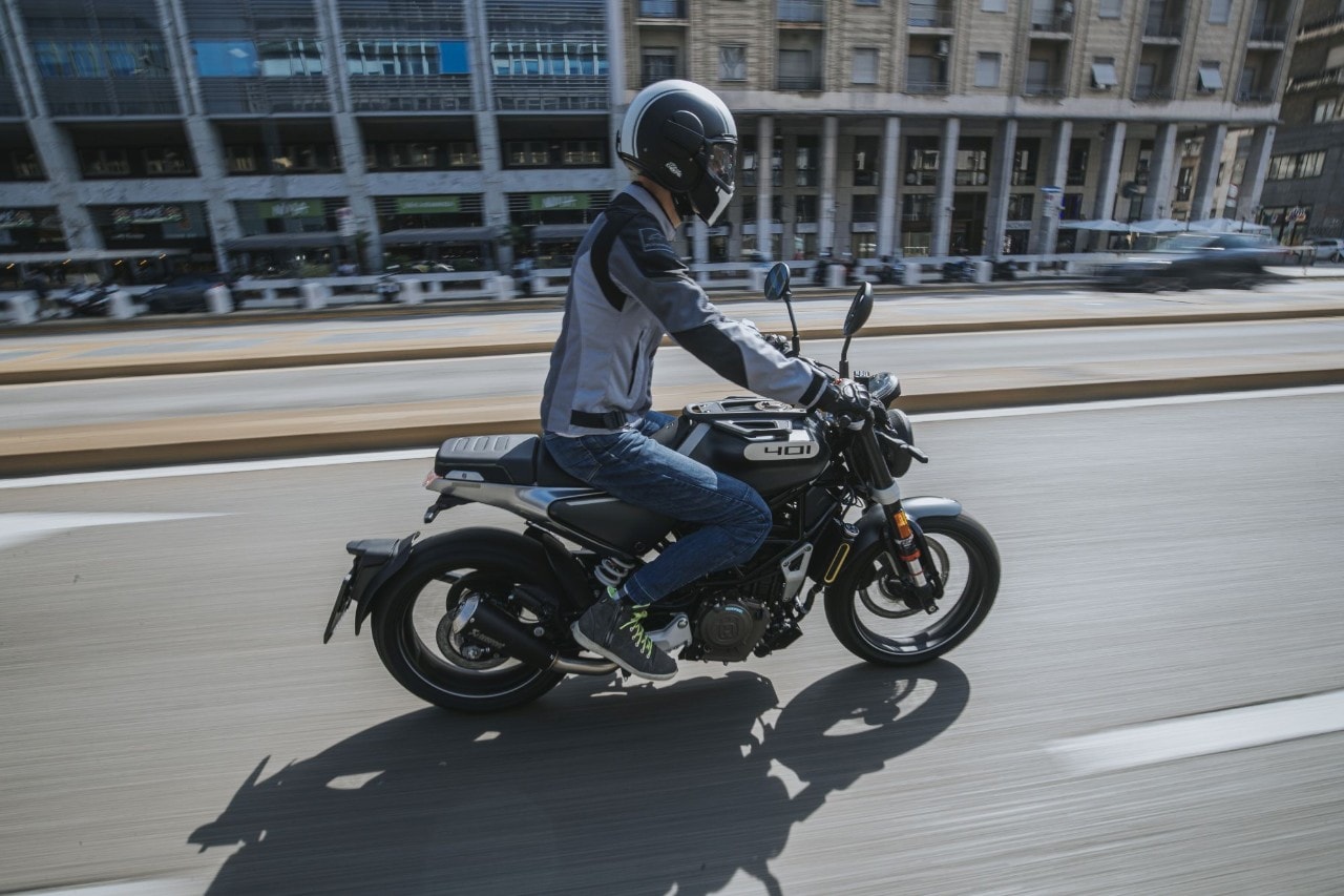 Brixton Crossfire 500 vs Husqvarna Svartpilen 401