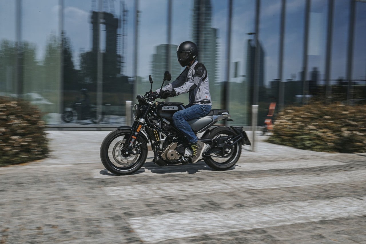 Brixton Crossfire 500 vs Husqvarna Svartpilen 401