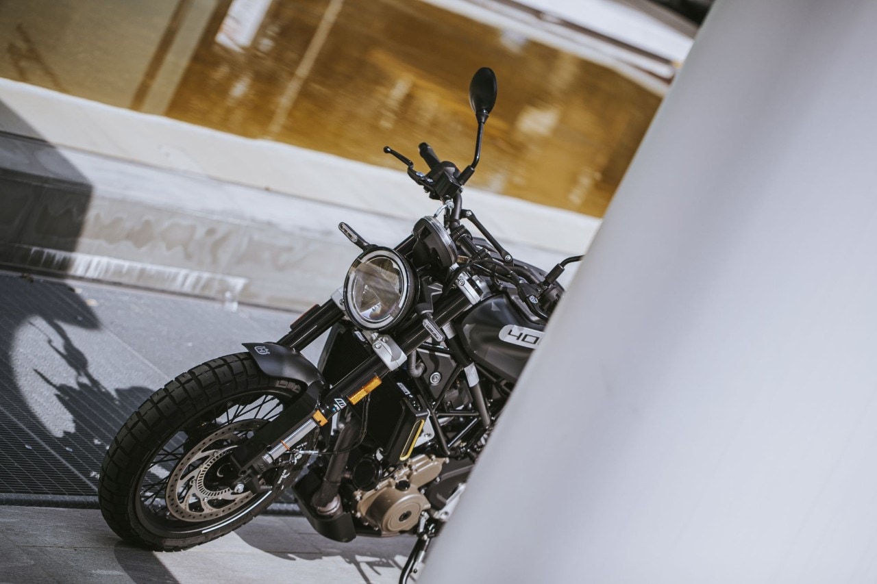 Brixton Crossfire 500 vs Husqvarna Svartpilen 401