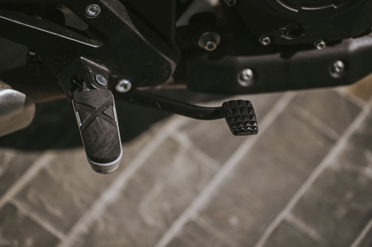 Brixton Crossfire 500 vs Husqvarna Svartpilen 401