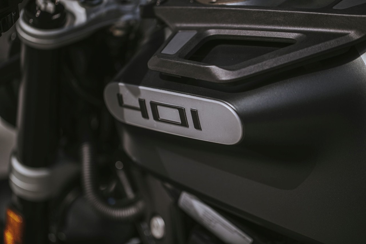 Brixton Crossfire 500 vs Husqvarna Svartpilen 401