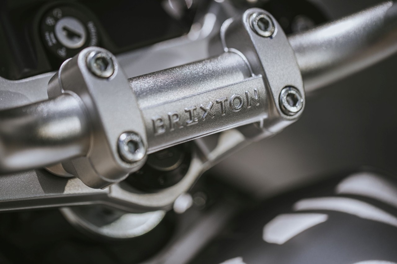 Brixton Crossfire 500 vs Husqvarna Svartpilen 401