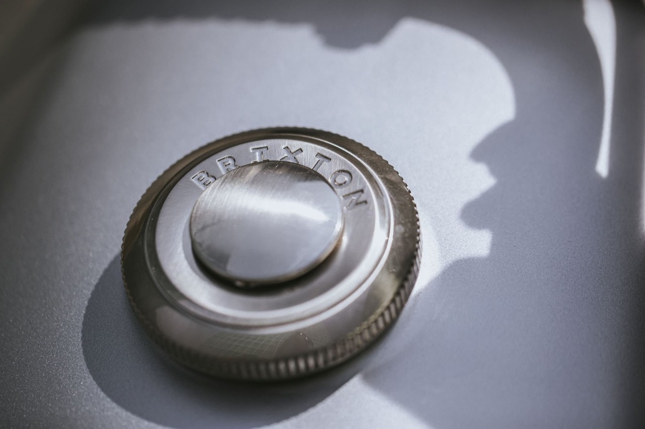 Brixton Crossfire 500 vs Husqvarna Svartpilen 401