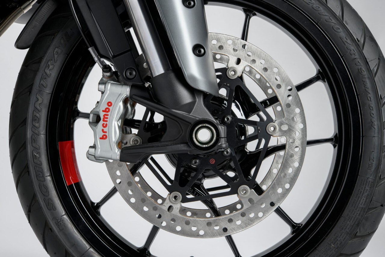 Comparativa BMW R 1250 GS Adventure, Ducati Multistrada V4 S: le crossover premium