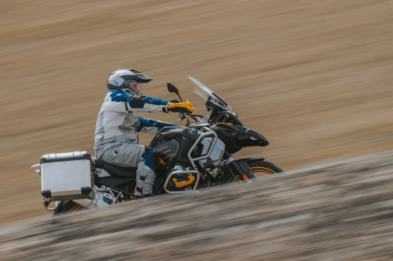 Comparativa BMW R 1250 GS Adventure, Ducati Multistrada V4 S: le crossover premium