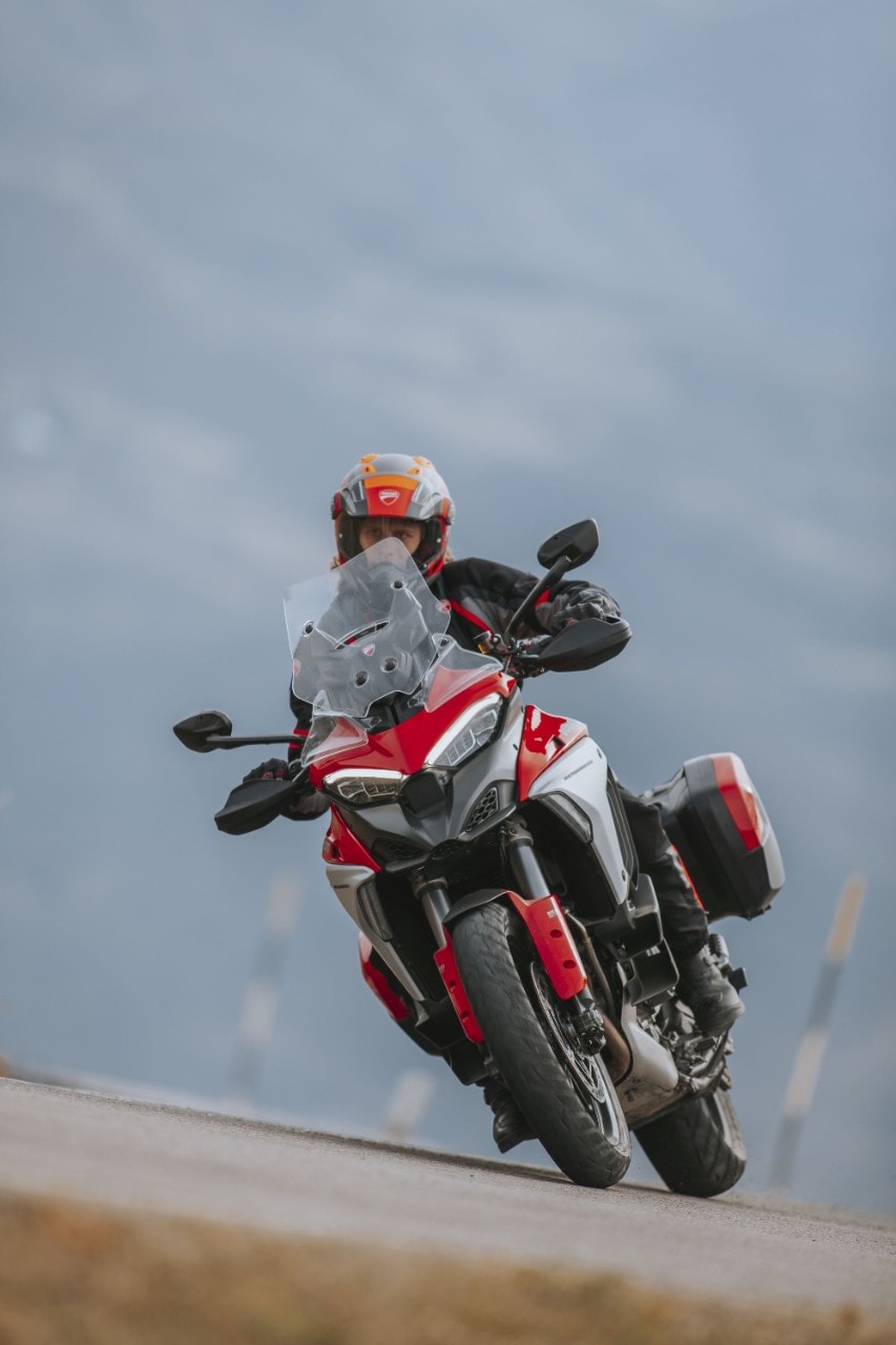 Comparativa BMW R 1250 GS Adventure, Ducati Multistrada V4 S: le crossover premium