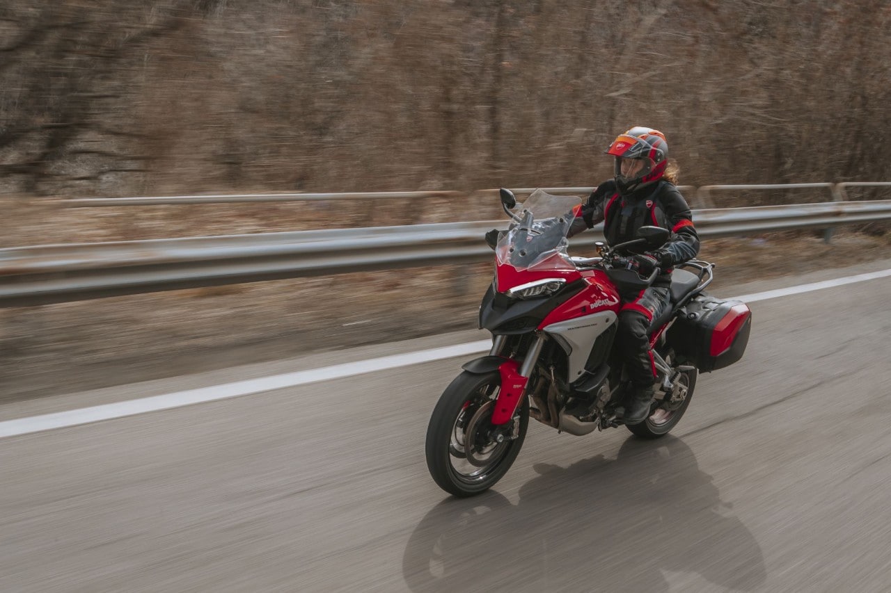 Comparativa BMW R 1250 GS Adventure, Ducati Multistrada V4 S: le crossover premium