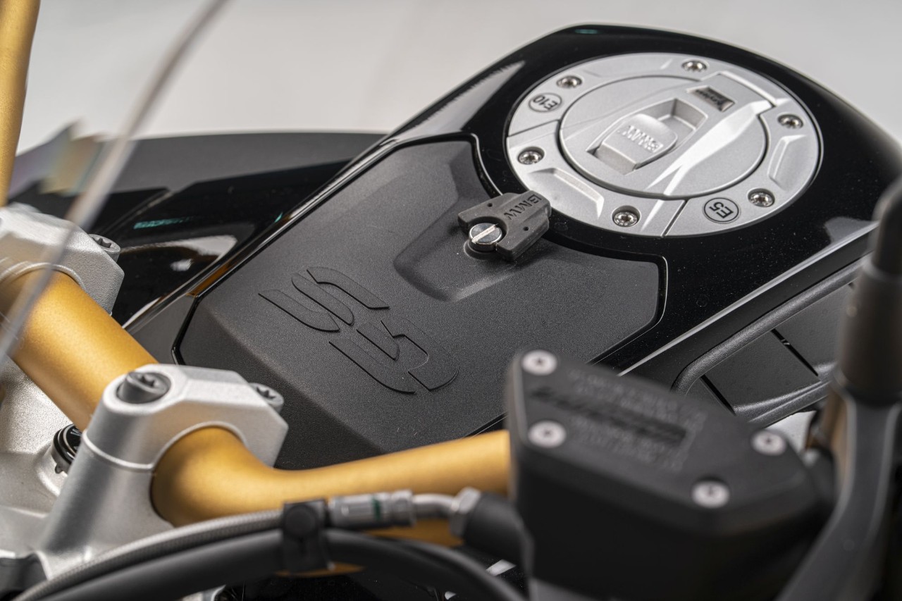 Comparativa BMW R 1250 GS Adventure, Ducati Multistrada V4 S: le crossover premium