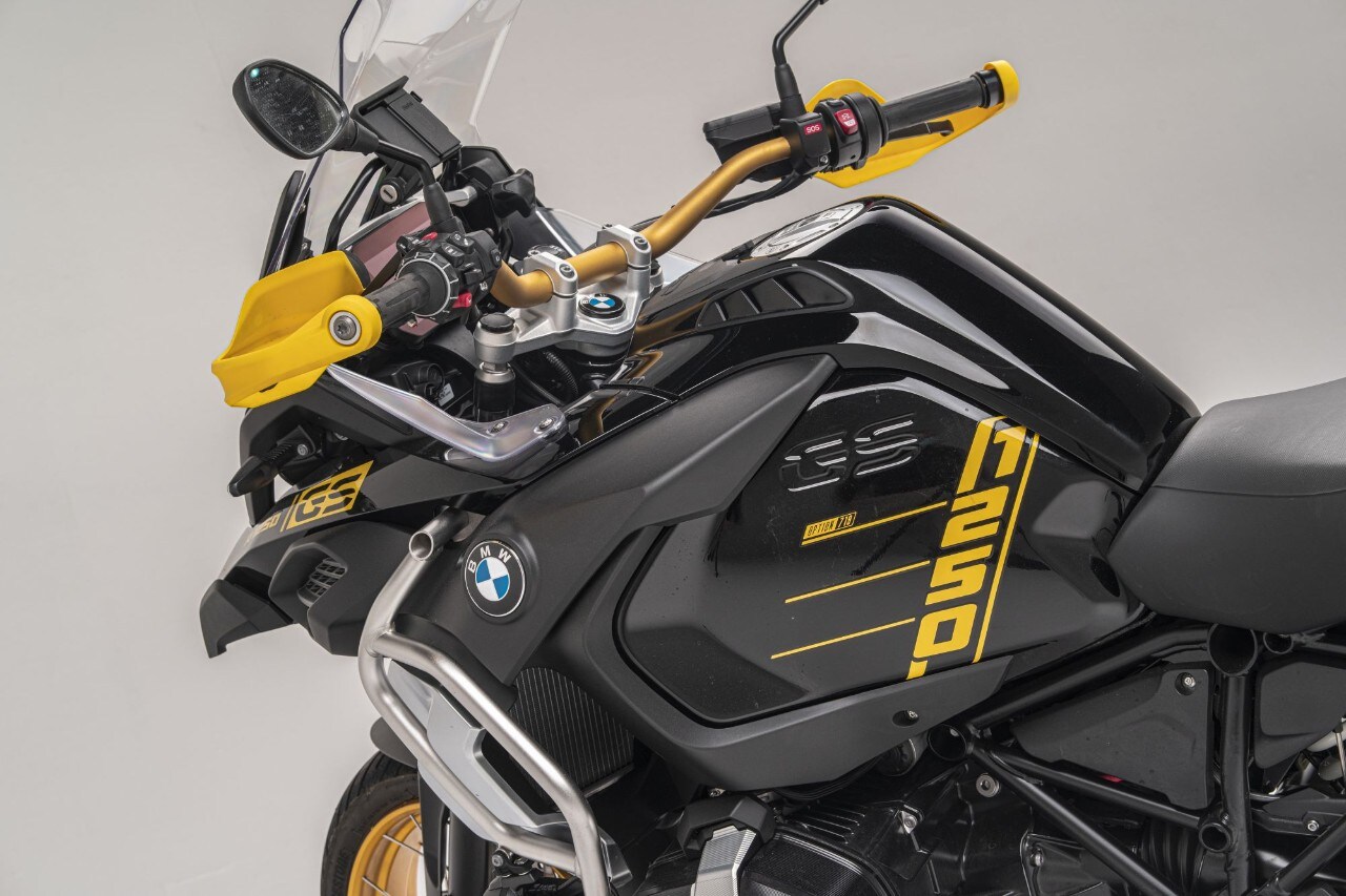 bmw r 1250 gs adventure vs ducati multistrada