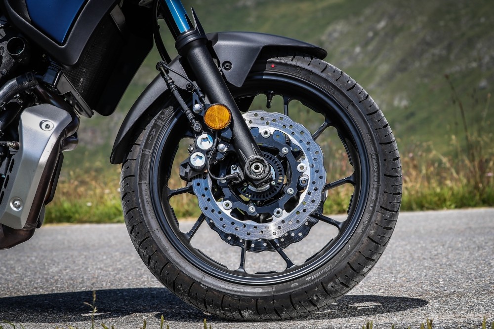 Comparativa Crossover: Yamaha Tracer 700 vs Kawasaki Versys 650 vs Suzuki V-Strom 650 XT