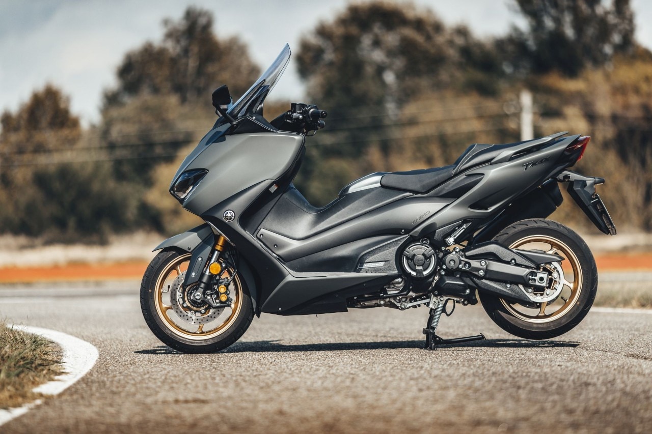 BMW C 650 Sport, Kymco AK 550, Yamaha TMAX 560 Tech Max: over the TOP!