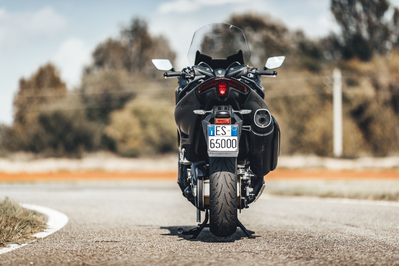 BMW C 650 Sport, Kymco AK 550, Yamaha TMAX 560 Tech Max: over the TOP!