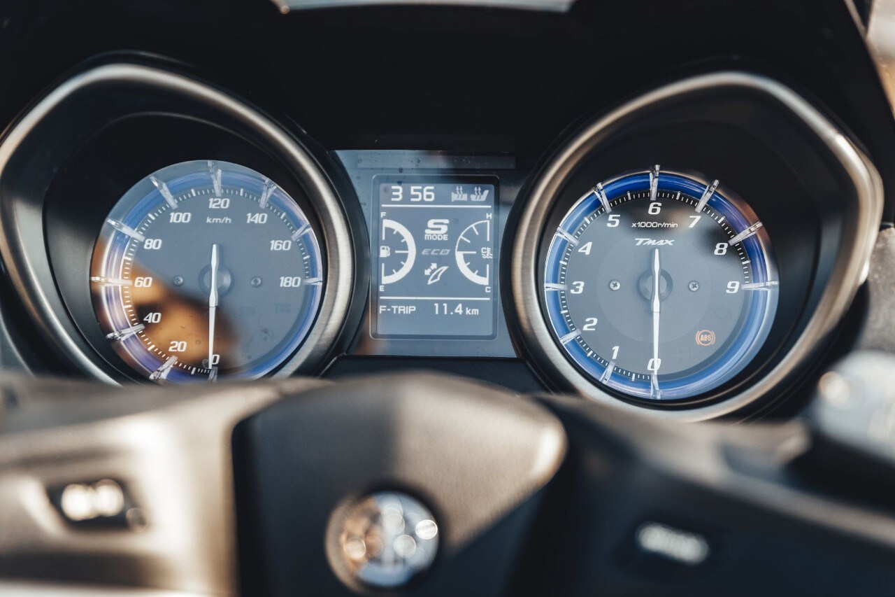 BMW C 650 Sport, Kymco AK 550, Yamaha TMAX 560 Tech Max: over the TOP!