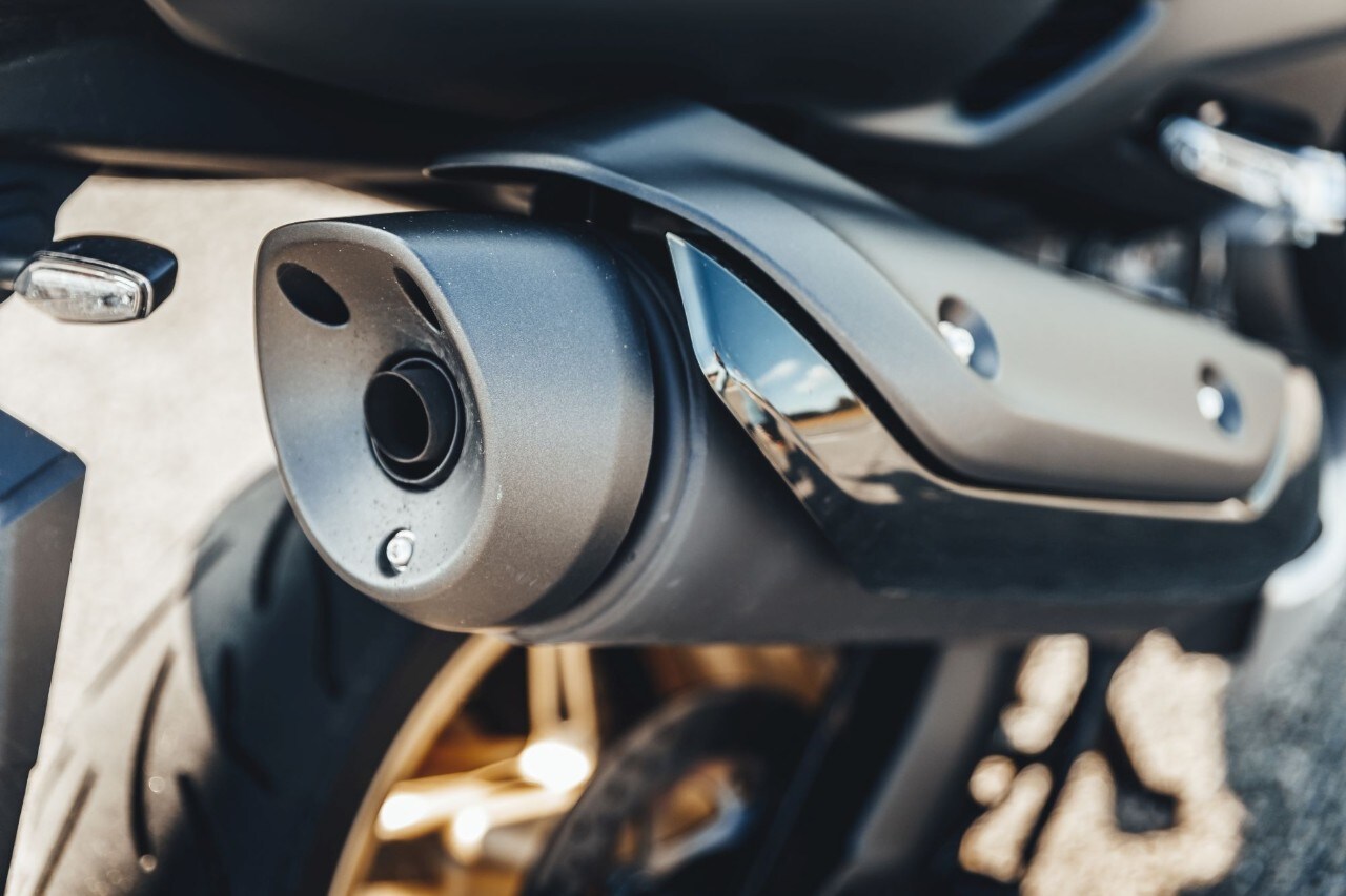 BMW C 650 Sport, Kymco AK 550, Yamaha TMAX 560 Tech Max: over the TOP!