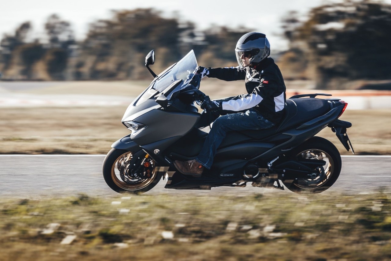 BMW C 650 Sport, Kymco AK 550, Yamaha TMAX 560 Tech Max: over the TOP!