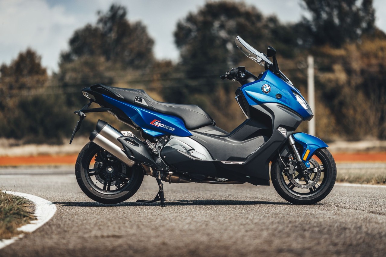 BMW C 650 Sport, Kymco AK 550, Yamaha TMAX 560 Tech Max: over the TOP!