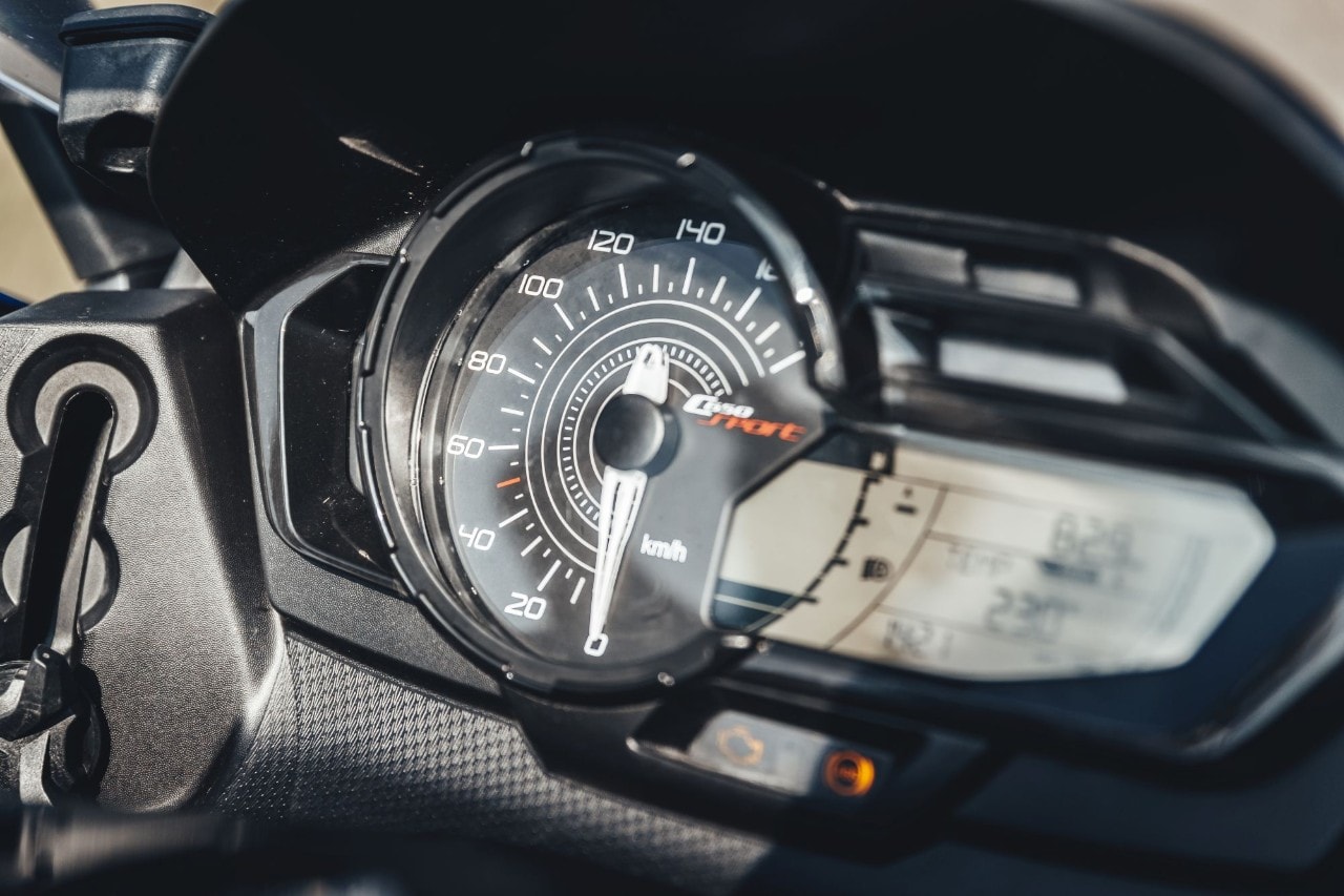 BMW C 650 Sport, Kymco AK 550, Yamaha TMAX 560 Tech Max: over the TOP!