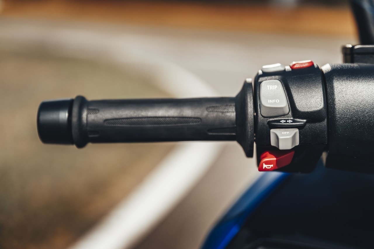 BMW C 650 Sport, Kymco AK 550, Yamaha TMAX 560 Tech Max: over the TOP!