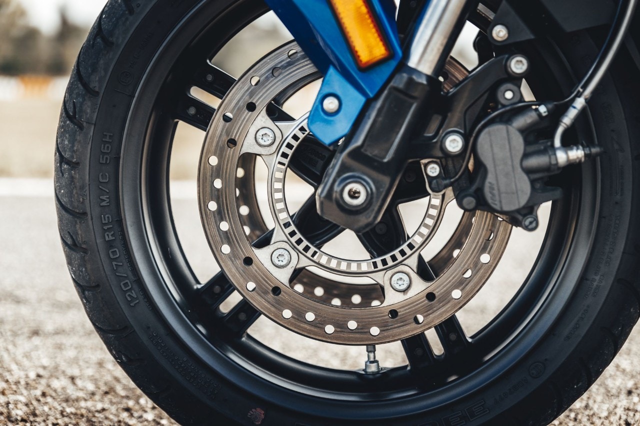 BMW C 650 Sport, Kymco AK 550, Yamaha TMAX 560 Tech Max: over the TOP!