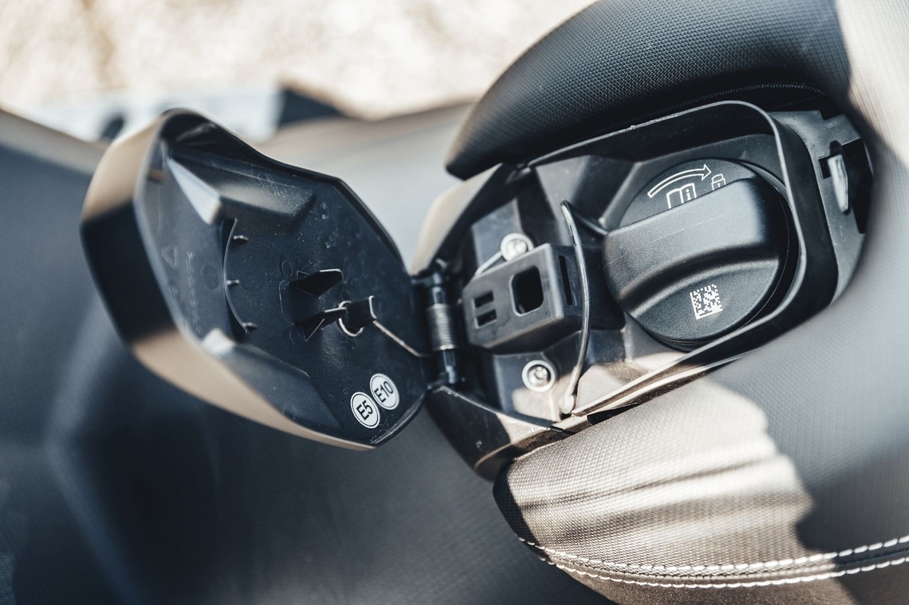 BMW C 650 Sport, Kymco AK 550, Yamaha TMAX 560 Tech Max: over the TOP!