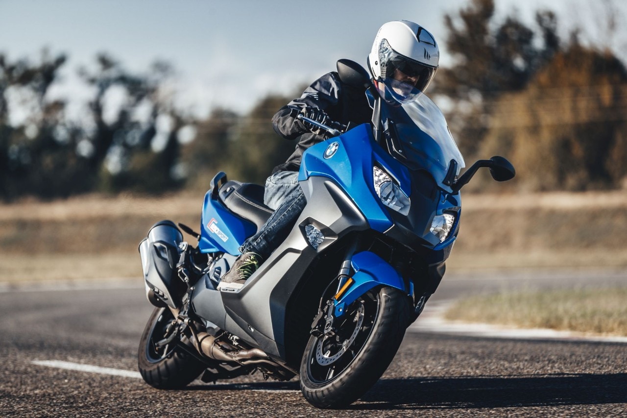 BMW C 650 Sport, Kymco AK 550, Yamaha TMAX 560 Tech Max: over the TOP!