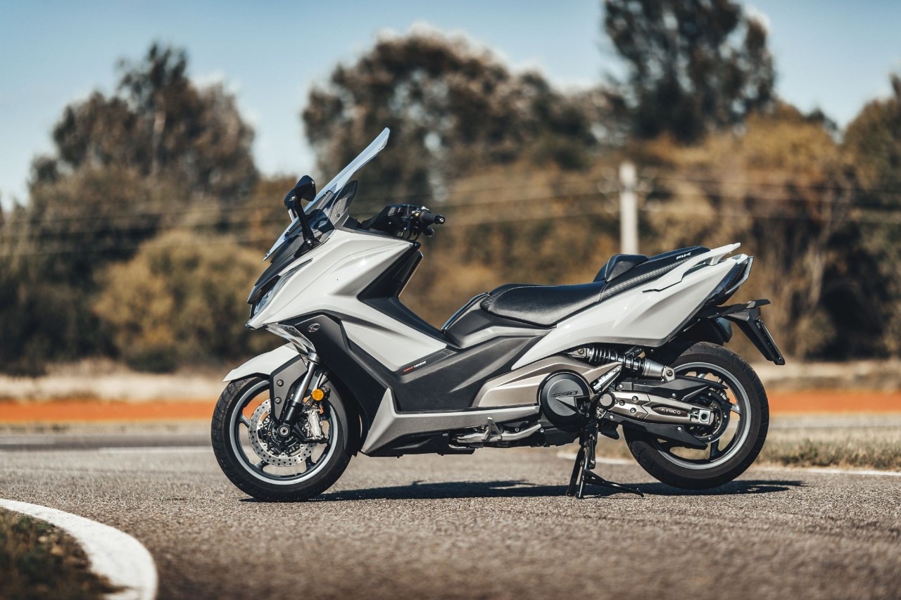 BMW C 650 Sport, Kymco AK 550, Yamaha TMAX 560 Tech Max: over the TOP!