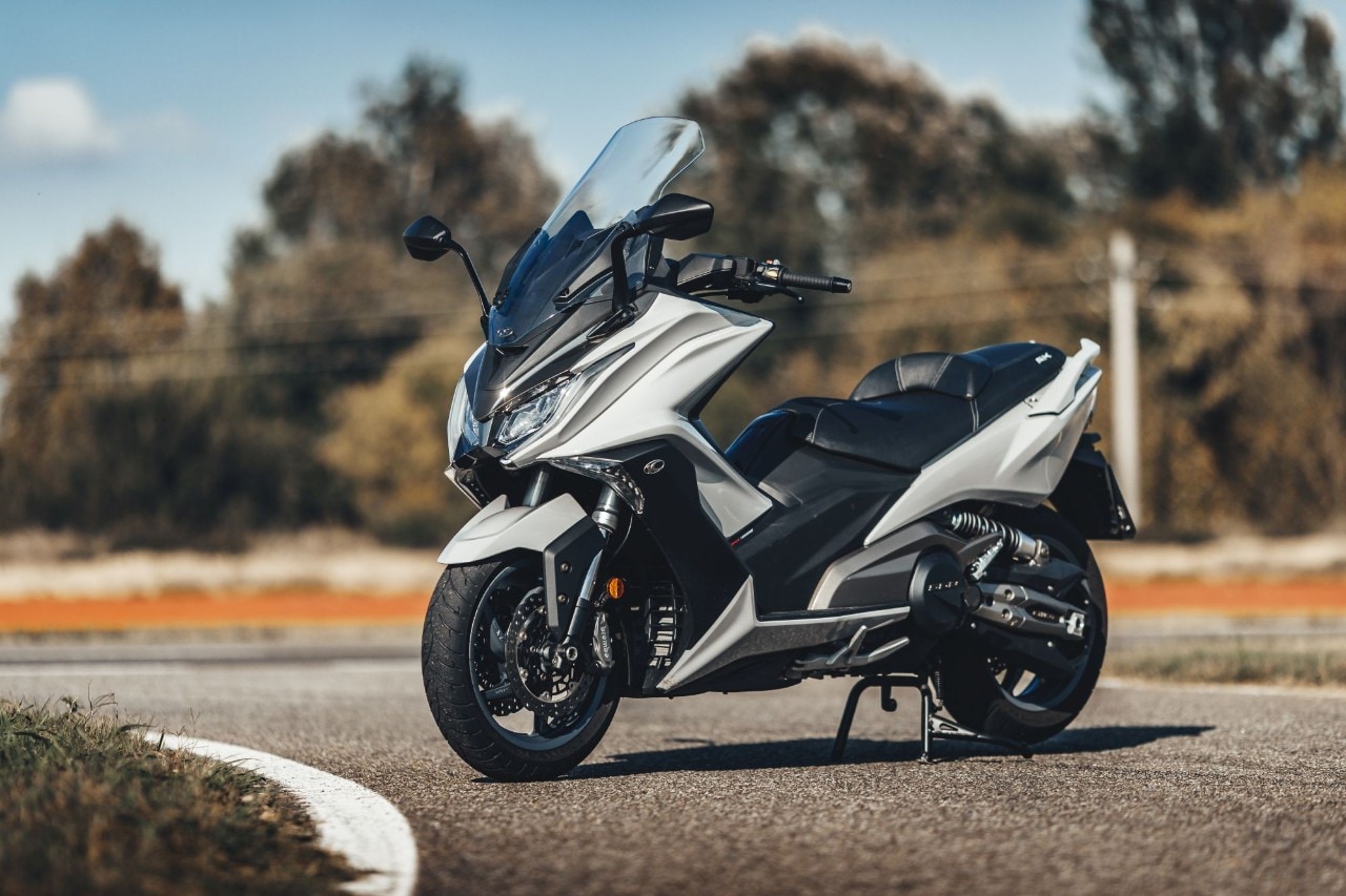 BMW C 650 Sport, Kymco AK 550, Yamaha TMAX 560 Tech Max: over the TOP!