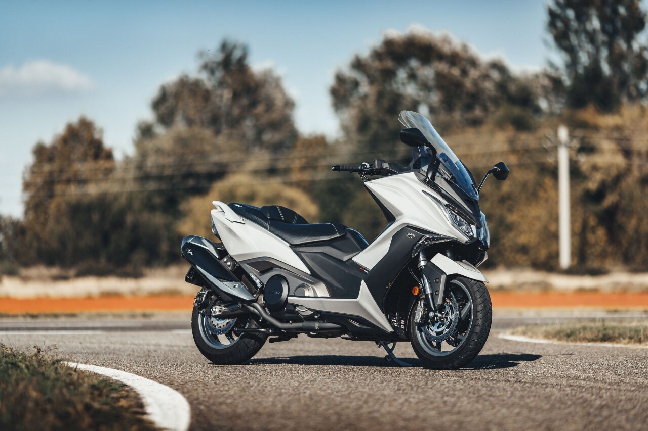 BMW C 650 Sport, Kymco AK 550, Yamaha TMAX 560 Tech Max: over the TOP!