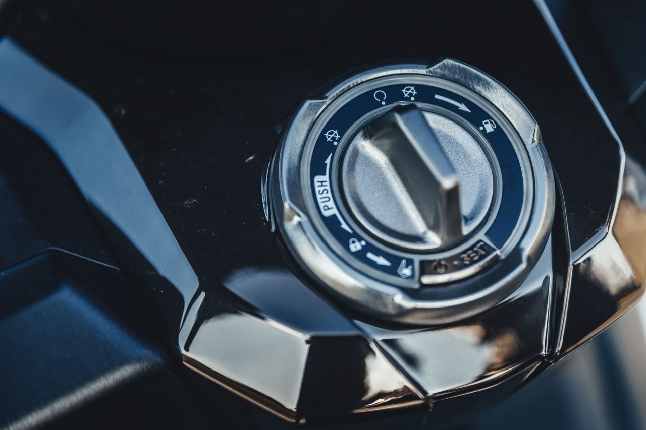 BMW C 650 Sport, Kymco AK 550, Yamaha TMAX 560 Tech Max: over the TOP!