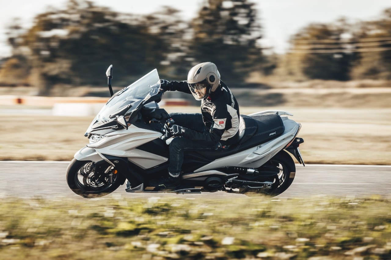 BMW C 650 Sport, Kymco AK 550, Yamaha TMAX 560 Tech Max: over the TOP!