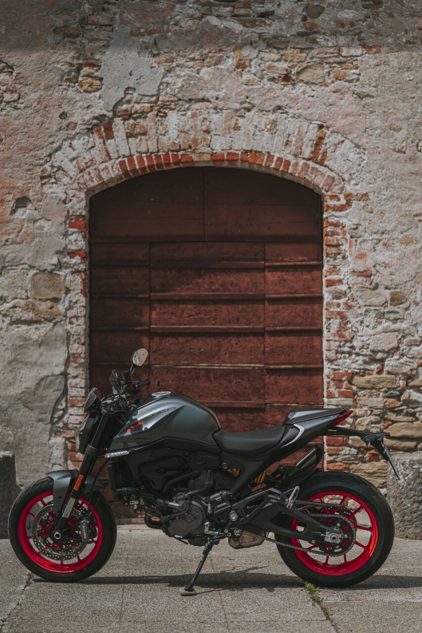 Ducati Monster, Yamaha MT-09 SP: compagne di giochi