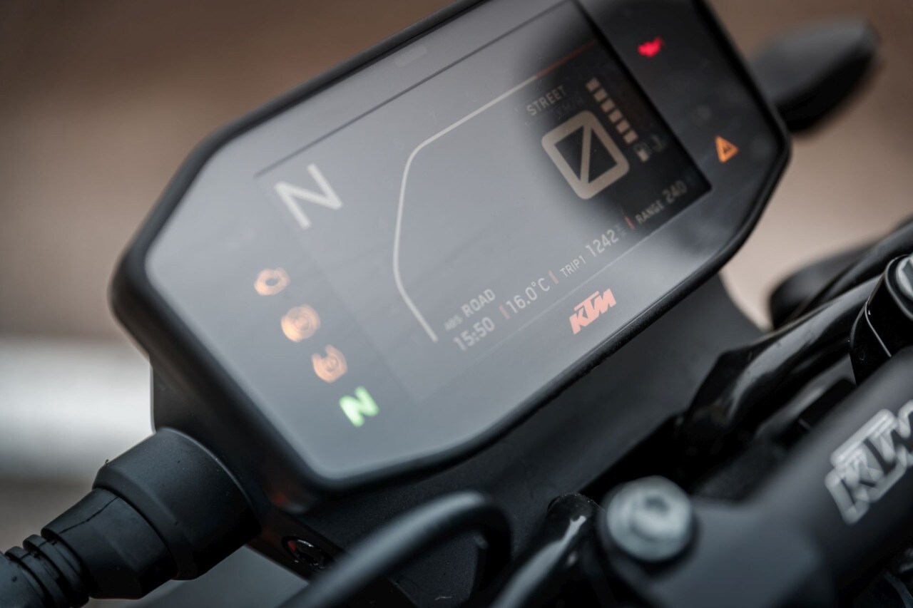 Comparativa naked (medie) sportive: KTM 890 Duke R, MV Agusta Brutale 800 RR SCS, Triumph Street Triple RS