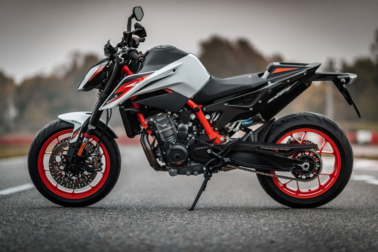 Comparativa naked (medie) sportive: KTM 890 Duke R, MV Agusta Brutale 800 RR SCS, Triumph Street Triple RS