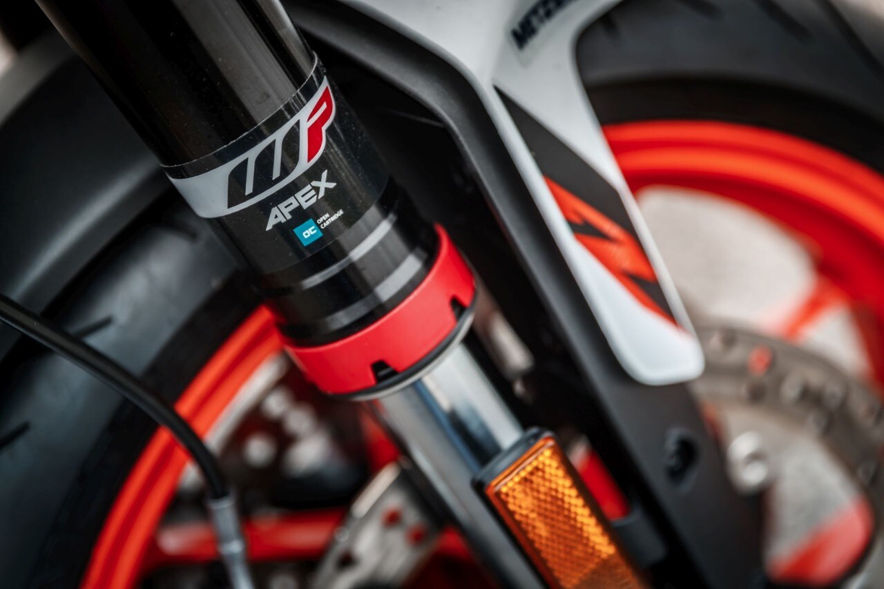 Comparativa naked (medie) sportive: KTM 890 Duke R, MV Agusta Brutale 800 RR SCS, Triumph Street Triple RS