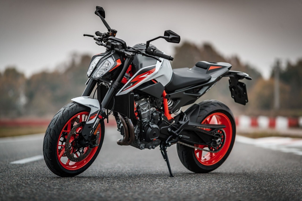 Comparativa naked (medie) sportive: KTM 890 Duke R, MV Agusta Brutale 800 RR SCS, Triumph Street Triple RS
