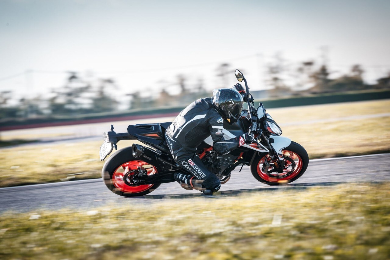 Comparativa naked (medie) sportive: KTM 890 Duke R, MV Agusta Brutale 800 RR SCS, Triumph Street Triple RS