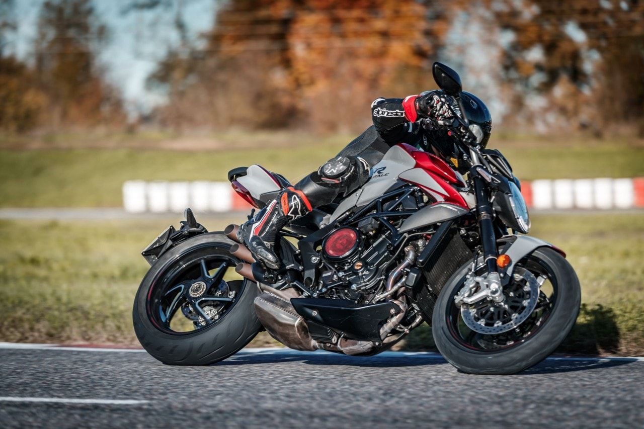 Comparativa naked (medie) sportive: KTM 890 Duke R, MV Agusta Brutale 800 RR SCS, Triumph Street Triple RS