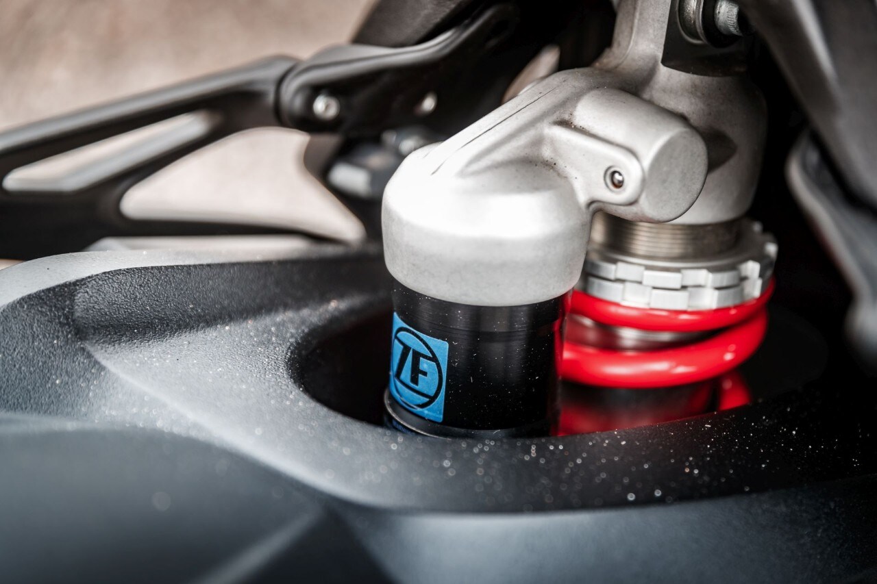 Comparativa naked (medie) sportive: KTM 890 Duke R, MV Agusta Brutale 800 RR SCS, Triumph Street Triple RS