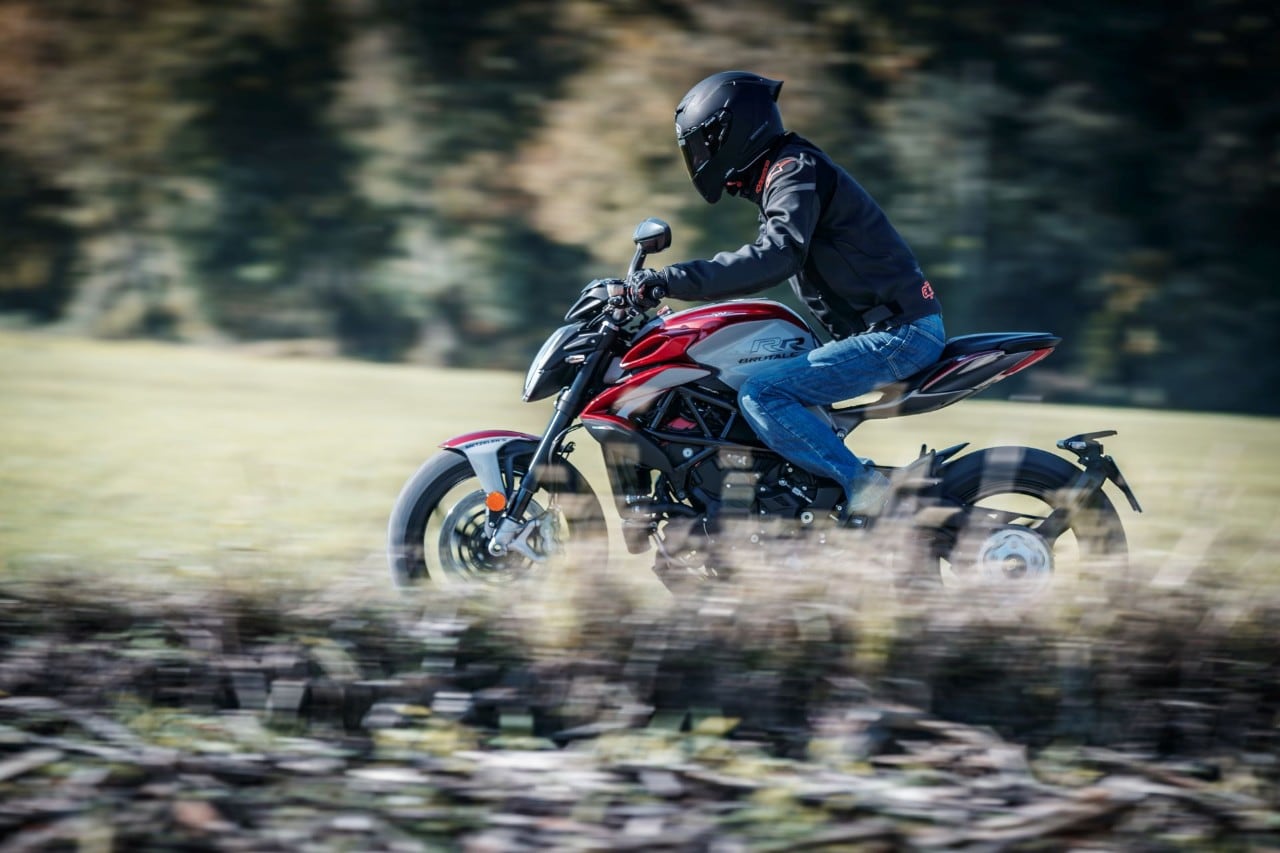 Comparativa naked (medie) sportive: KTM 890 Duke R, MV Agusta Brutale 800 RR SCS, Triumph Street Triple RS