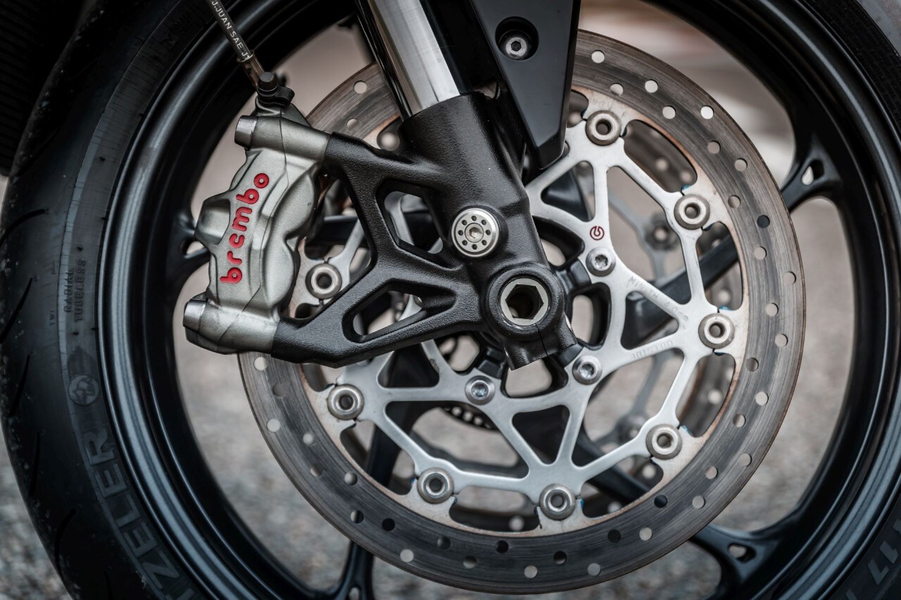 Comparativa naked (medie) sportive: KTM 890 Duke R, MV Agusta Brutale 800 RR SCS, Triumph Street Triple RS