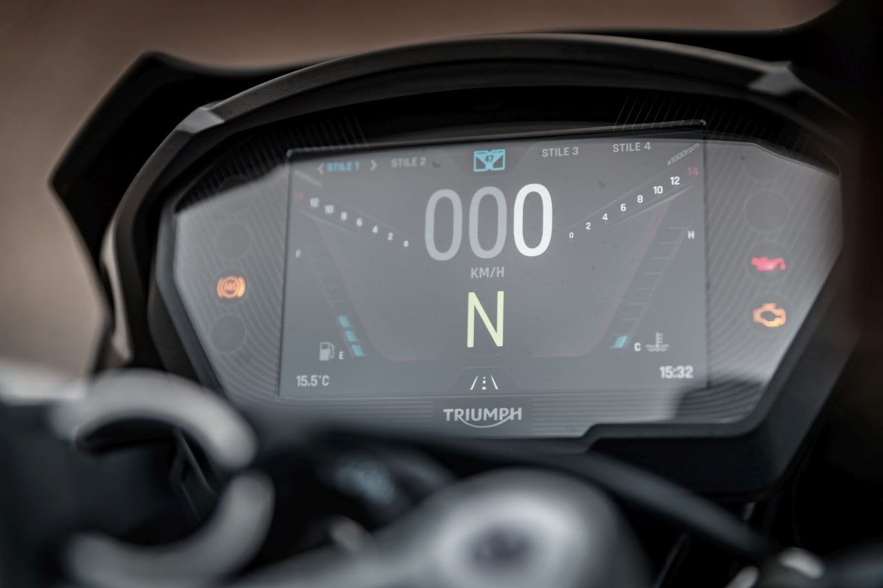 Comparativa naked (medie) sportive: KTM 890 Duke R, MV Agusta Brutale 800 RR SCS, Triumph Street Triple RS