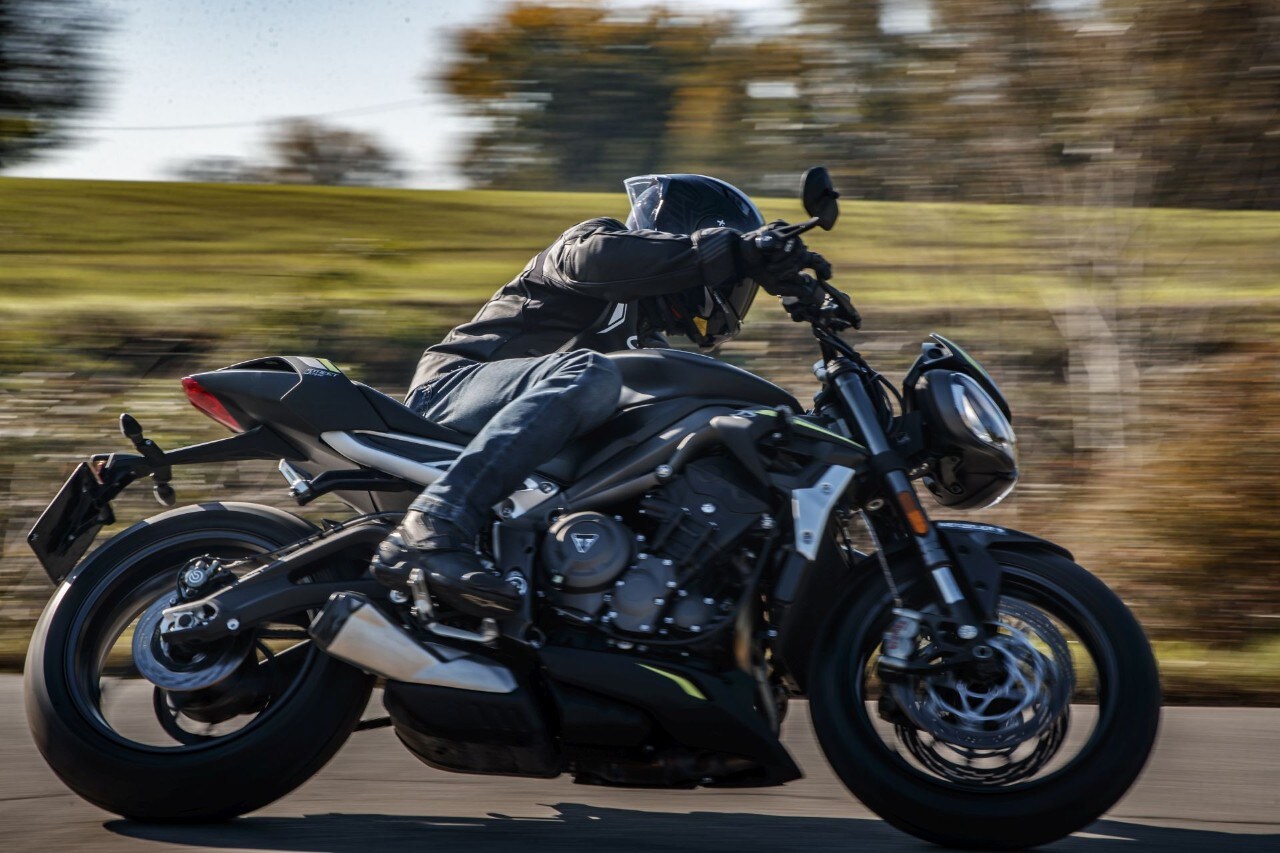 Comparativa naked (medie) sportive: KTM 890 Duke R, MV Agusta Brutale 800 RR SCS, Triumph Street Triple RS