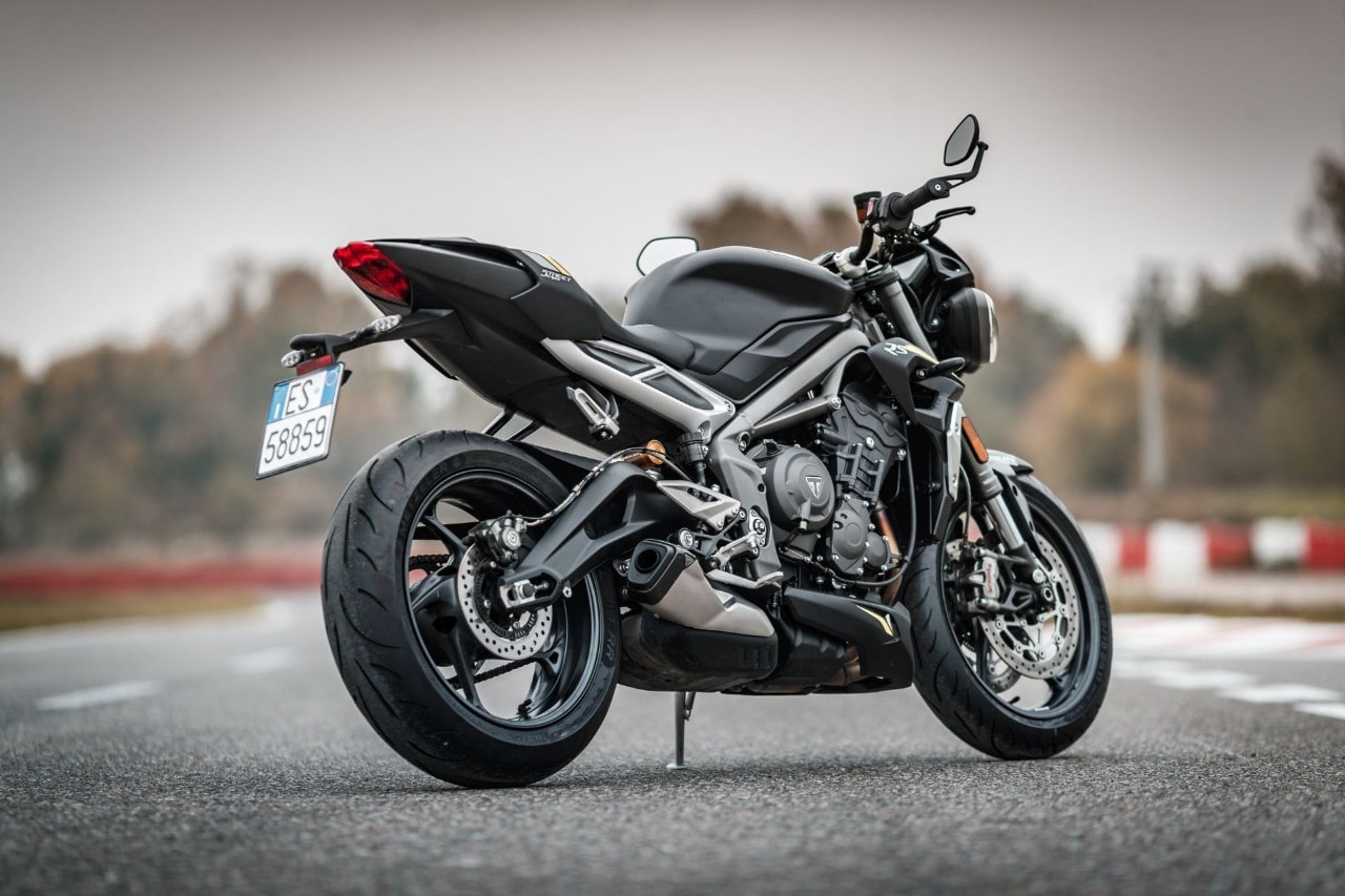 Comparativa naked (medie) sportive: KTM 890 Duke R, MV Agusta Brutale 800 RR SCS, Triumph Street Triple RS