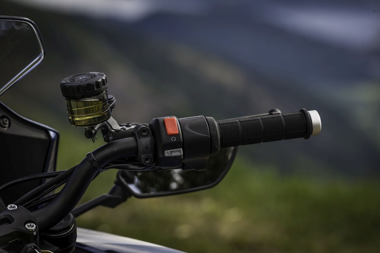 Zero SR/S: l'elisir di lunga STRADA