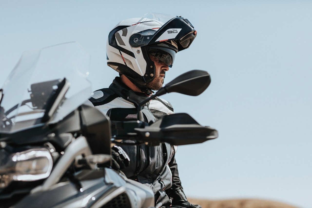 HJC RPHA90 S: il nuovo casco modulare più compatto e leggero - Dueruote