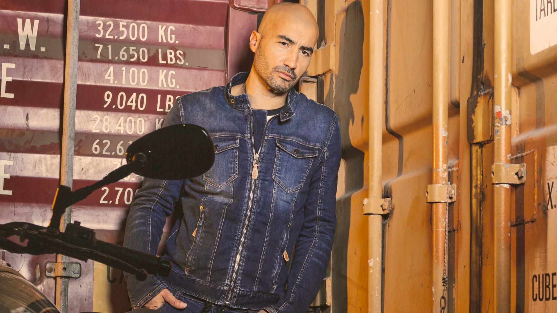 Completo Hunky by Segura: la rivoluzione del Denim nell'abbigliamento motociclistico