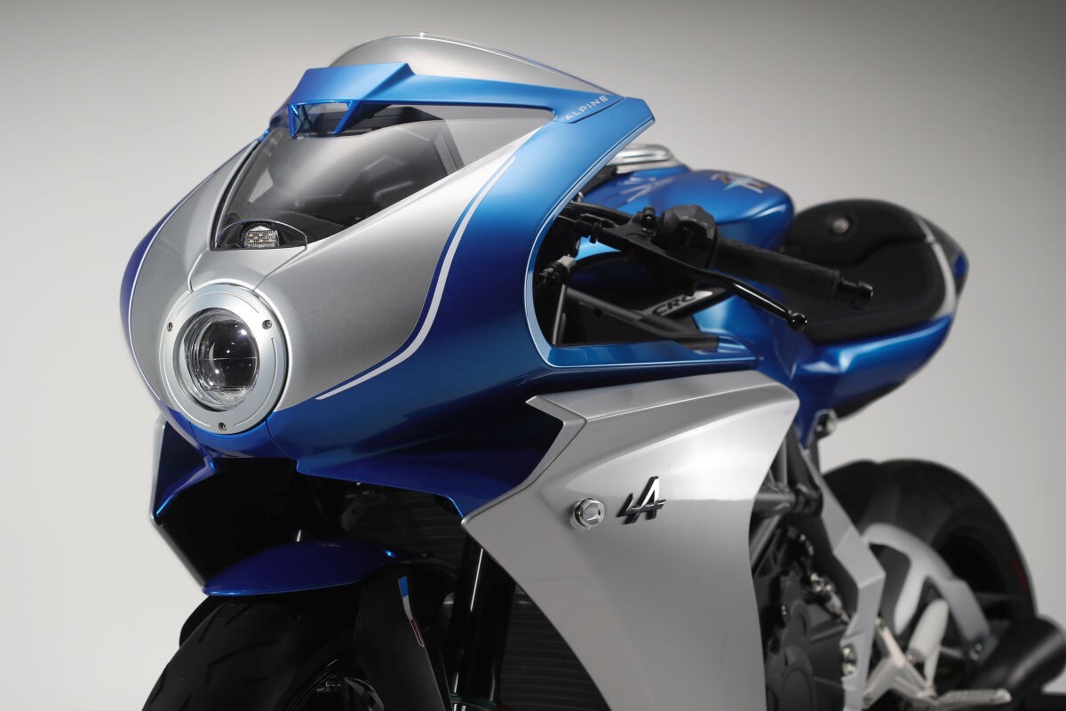 <div class='descrGalleryTitle'>DISPONIBILITA' E PREZZO</div><div class='descrGalleryText'><p>La Superveloce Alpine sarà distribuita&nbsp;attraverso la rete di concessionari MV Agusta, il suo prezzo di listino: 36.300 euro (per il&nbsp;mercato italiano), incluso Racing Kit.&nbsp;</p>
</div>
