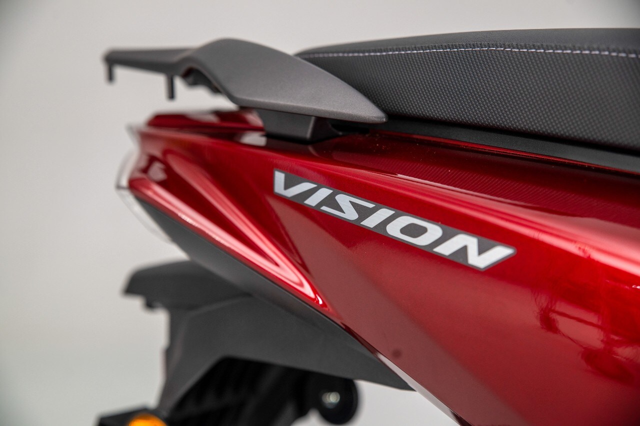 Honda Vision 110: è tutto nuovo