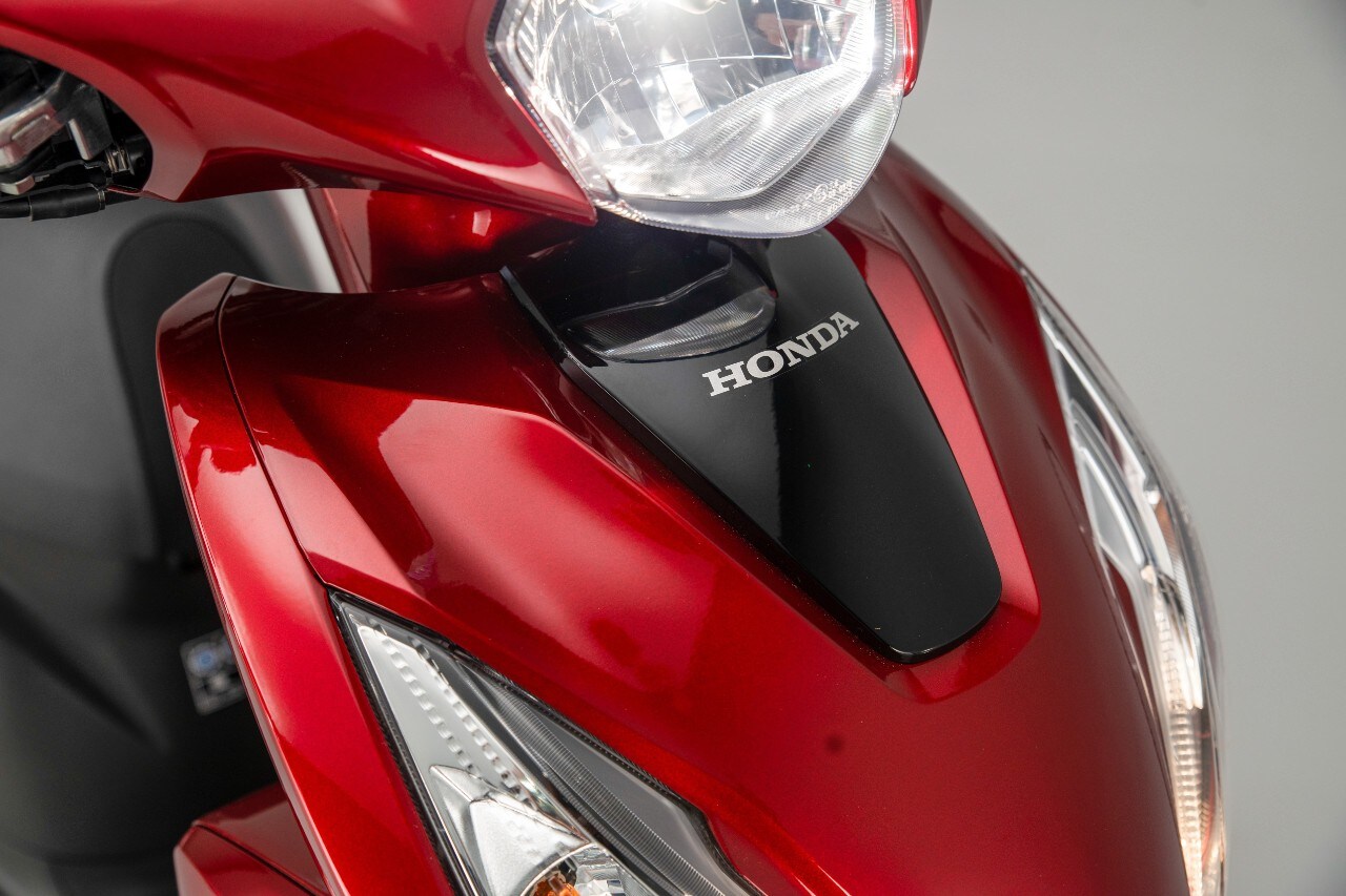 Honda Vision 110: è tutto nuovo