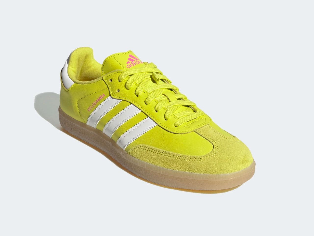 Adidas Velosamba, la sneaker per pedali a sgancio rapido